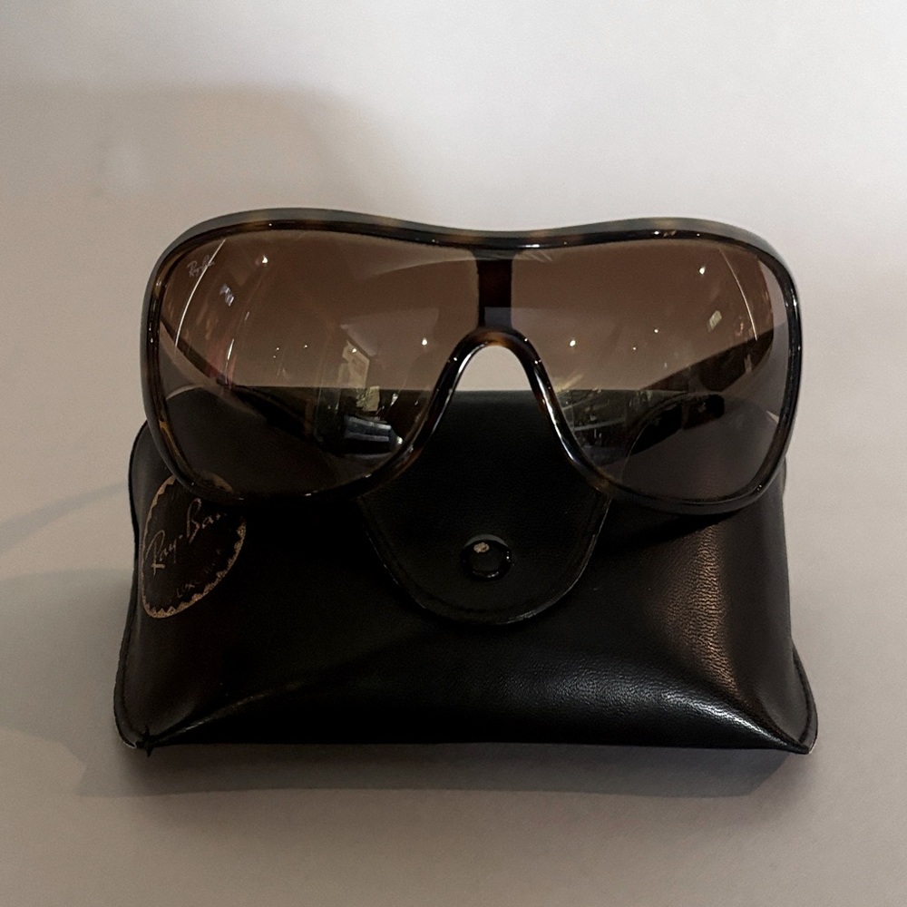 Ray-Ban Tortoise Shell Sunglasses with Black Case